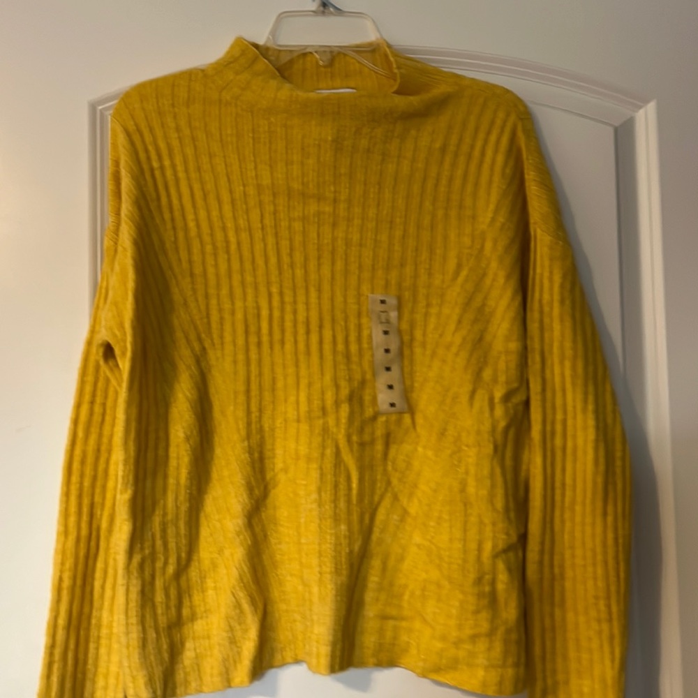 Old Navy yellow sweater